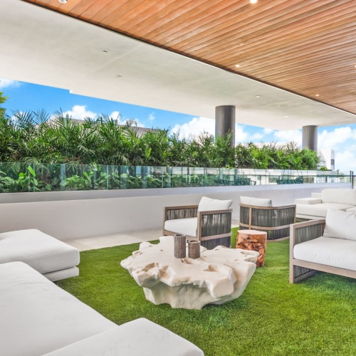 Outdoor Lounge Area Outdoor Lounge Area